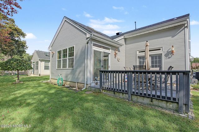 18 Pier Point, Tuckerton, NJ 08087