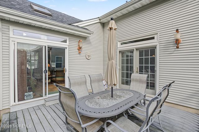 18 Pier Point, Tuckerton, NJ 08087