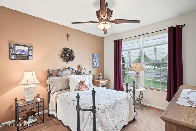 18 Pier Point, Tuckerton, NJ 08087