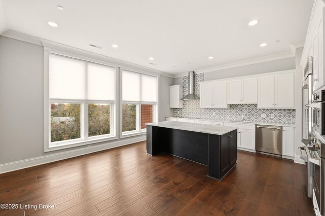 6600 Seminary Woods Pl 906, Louisville, KY 40241