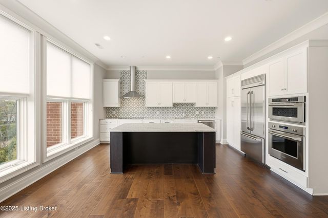 6600 Seminary Woods Pl 906, Louisville, KY 40241