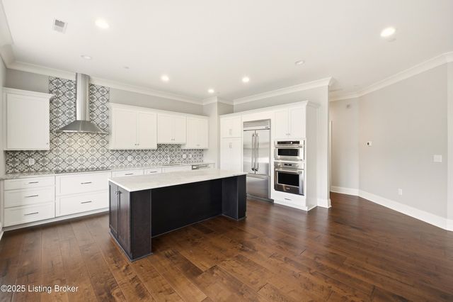 6600 Seminary Woods Pl 906, Louisville, KY 40241