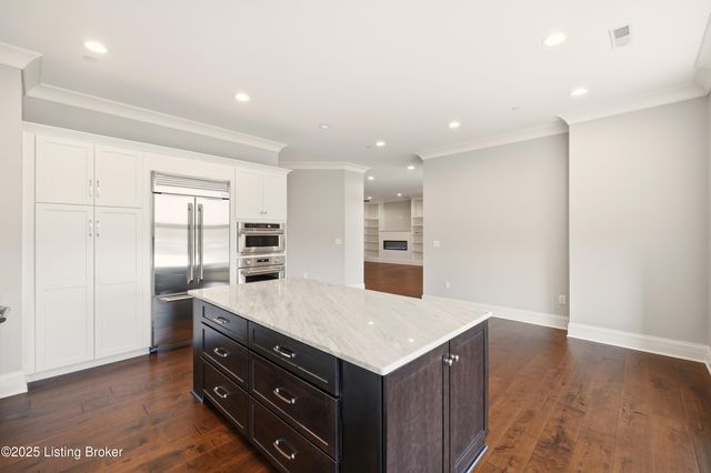 6600 Seminary Woods Pl 906, Louisville, KY 40241