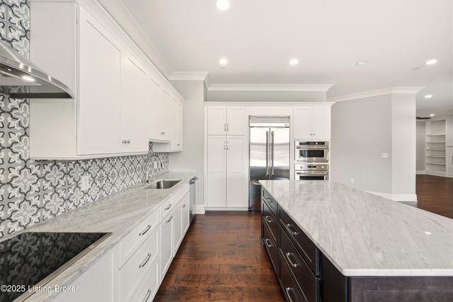 6600 Seminary Woods Pl 906, Louisville, KY 40241