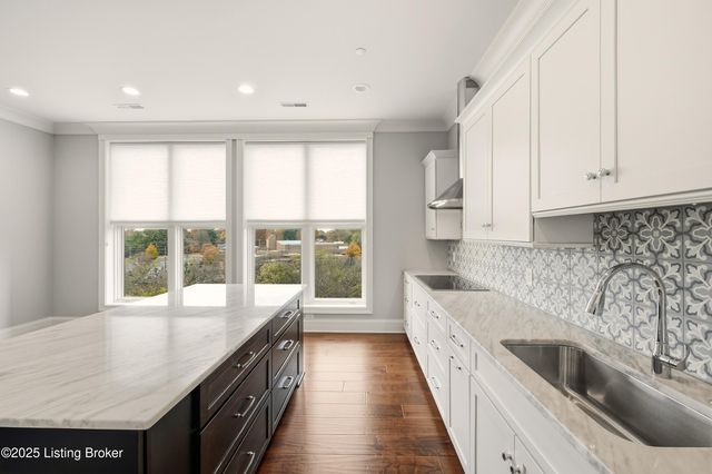 6600 Seminary Woods Pl 906, Louisville, KY 40241