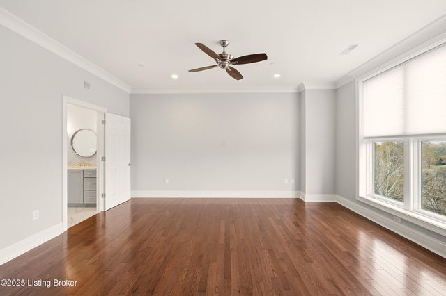 6600 Seminary Woods Pl 906, Louisville, KY 40241