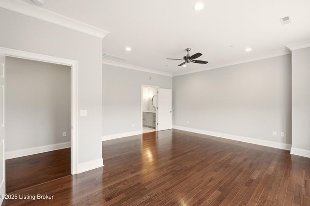 6600 Seminary Woods Pl 906, Louisville, KY 40241