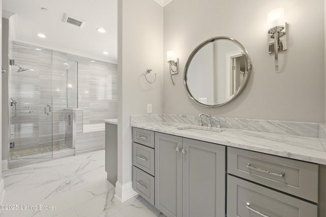 6600 Seminary Woods Pl 906, Louisville, KY 40241