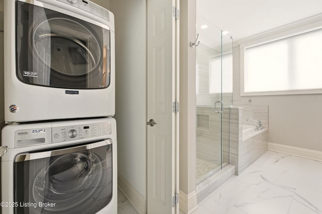 6600 Seminary Woods Pl 906, Louisville, KY 40241