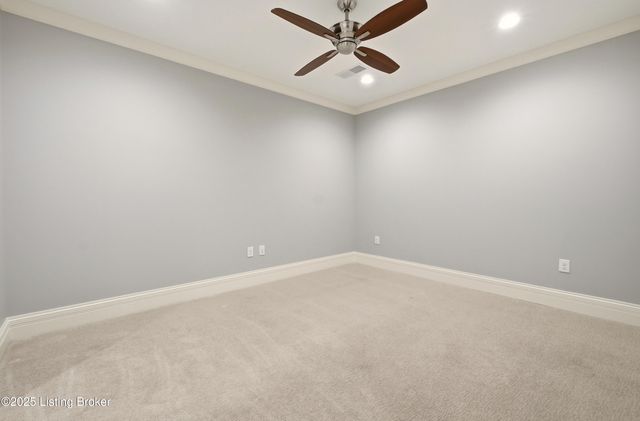 6600 Seminary Woods Pl 906, Louisville, KY 40241