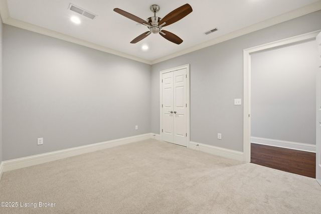 6600 Seminary Woods Pl 906, Louisville, KY 40241