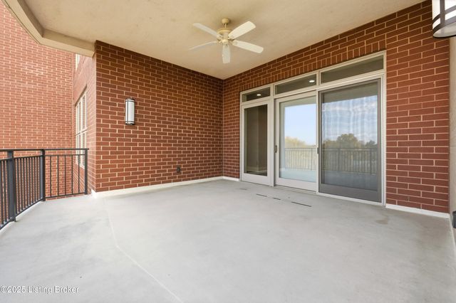 6600 Seminary Woods Pl 906, Louisville, KY 40241