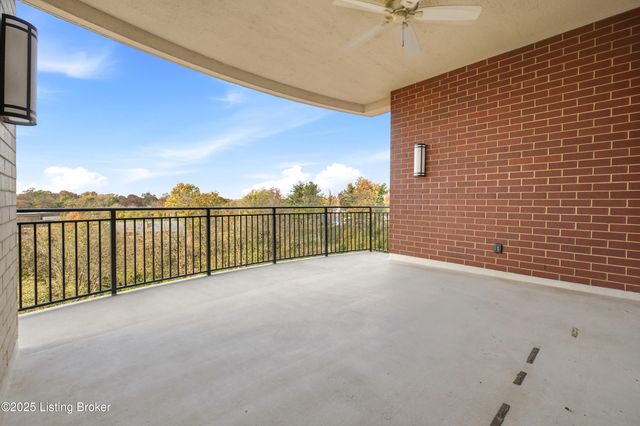 6600 Seminary Woods Pl 906, Louisville, KY 40241