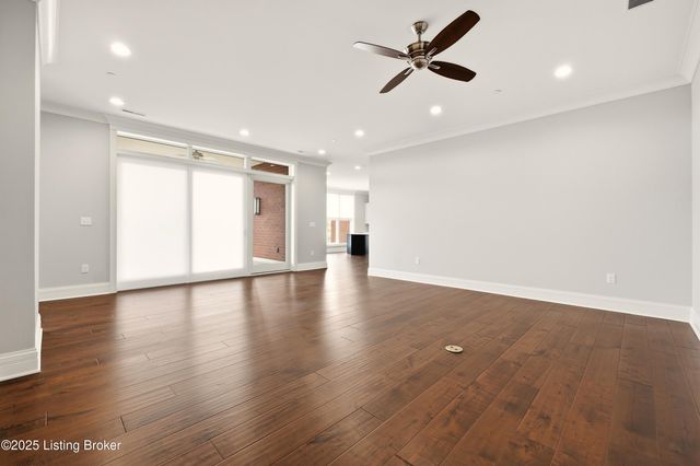 6600 Seminary Woods Pl 906, Louisville, KY 40241