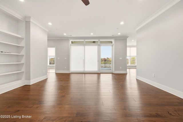 6600 Seminary Woods Pl 906, Louisville, KY 40241