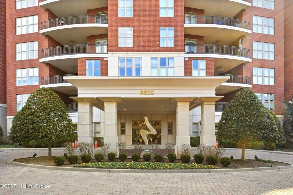 6600 Seminary Woods Pl 906, Louisville, KY 40241