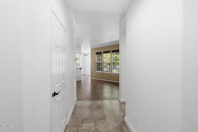 27030 Victoria Lane 73, Valencia, CA 91355