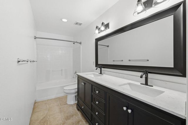 27030 Victoria Lane 73, Valencia, CA 91355