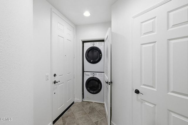 27030 Victoria Lane 73, Valencia, CA 91355