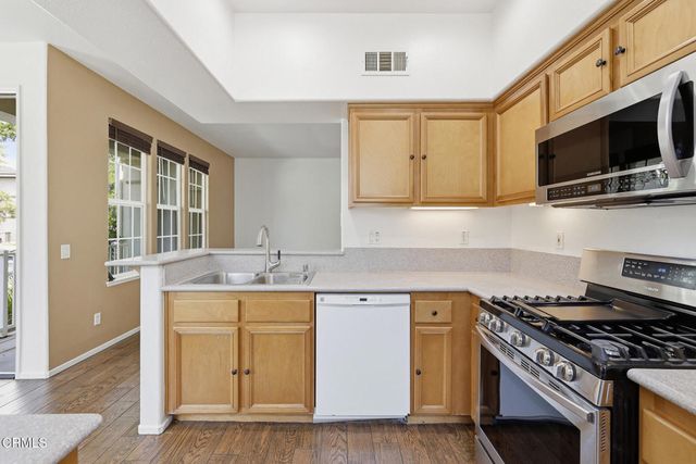 27030 Victoria Lane 73, Valencia, CA 91355