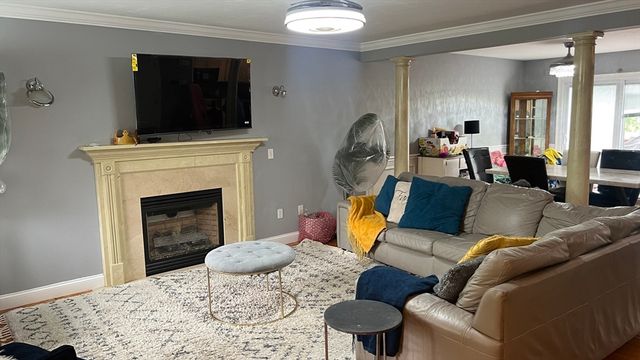 133 Puritan Ave, Worcester, MA 01604