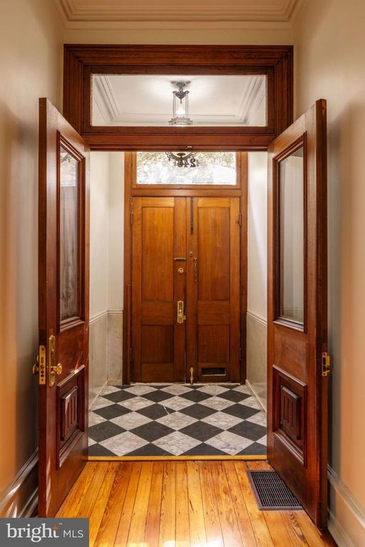 243 PINE ST, PHILADELPHIA, PA 19106 — photo 4