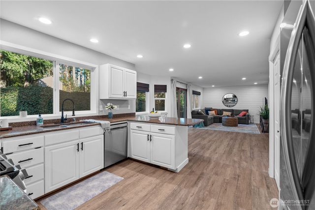 5951 NW Newberry Hill Road, Silverdale, WA 98383