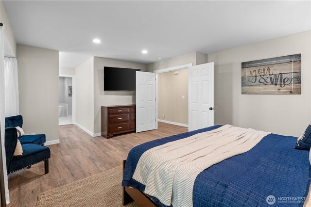 5951 NW Newberry Hill Road, Silverdale, WA 98383