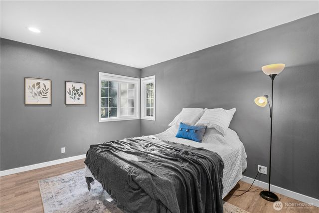 5951 NW Newberry Hill Road, Silverdale, WA 98383