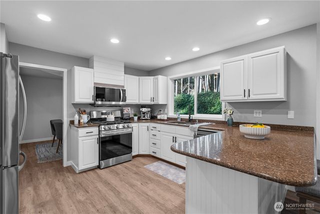 5951 NW Newberry Hill Road, Silverdale, WA 98383