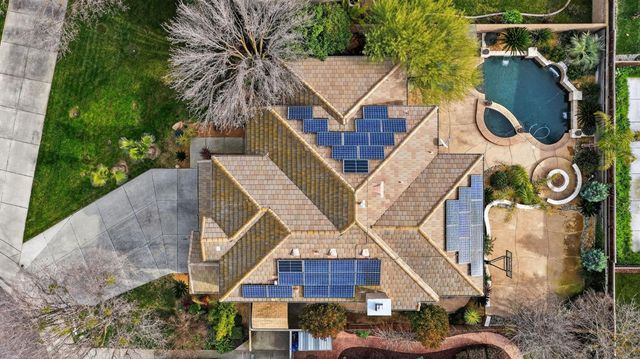 701 Rolling Green Dr, West Sacramento, CA 95605