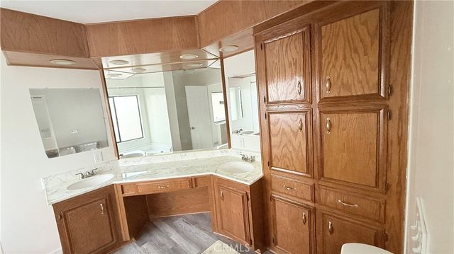 530 W Devonshire Avenue 65, Hemet, CA 92543