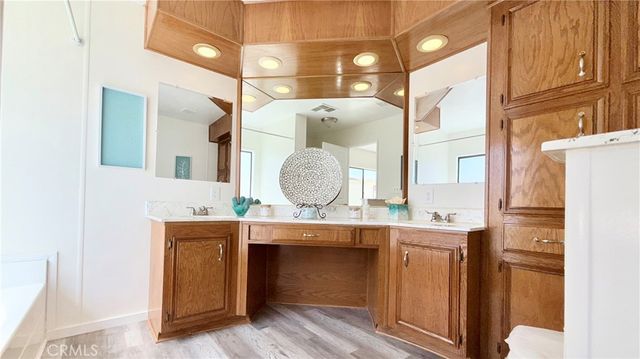 530 W Devonshire Avenue 65, Hemet, CA 92543