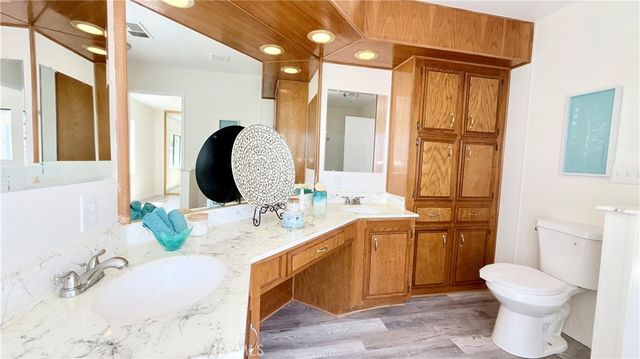 530 W Devonshire Avenue 65, Hemet, CA 92543