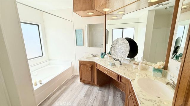 530 W Devonshire Avenue 65, Hemet, CA 92543