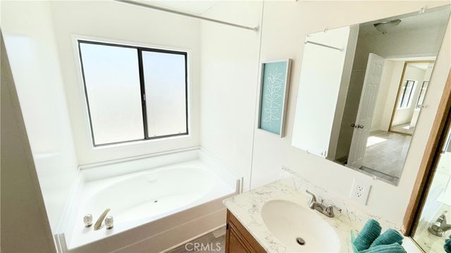 530 W Devonshire Avenue 65, Hemet, CA 92543