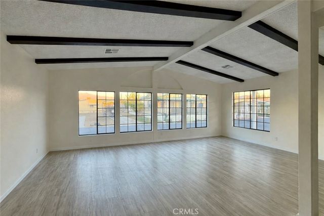 530 W Devonshire Avenue 65, Hemet, CA 92543