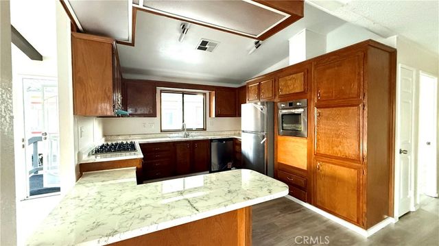 530 W Devonshire Avenue 65, Hemet, CA 92543