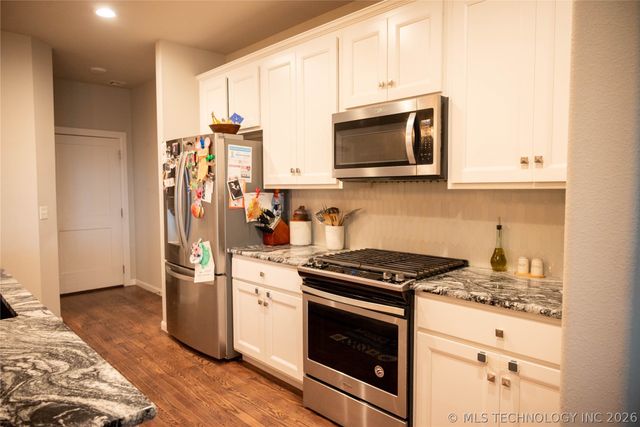 10102 S 230th East Avenue, Broken Arrow, OK 74014