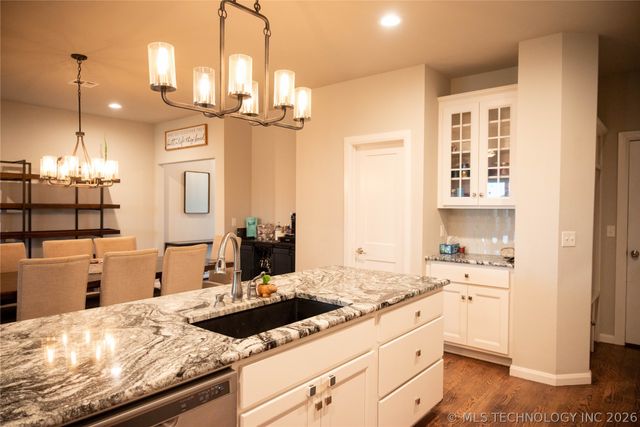 10102 S 230th East Avenue, Broken Arrow, OK 74014