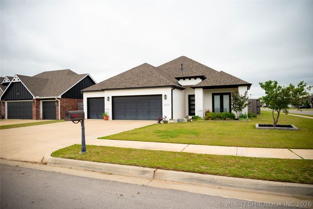 10102 S 230th East Avenue, Broken Arrow, OK 74014