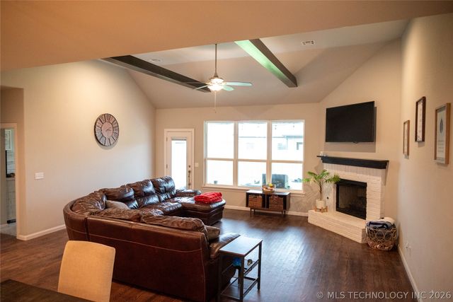 10102 S 230th East Avenue, Broken Arrow, OK 74014