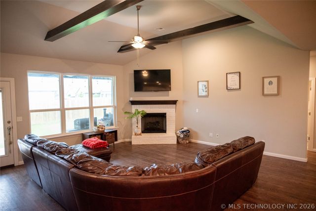 10102 S 230th East Avenue, Broken Arrow, OK 74014