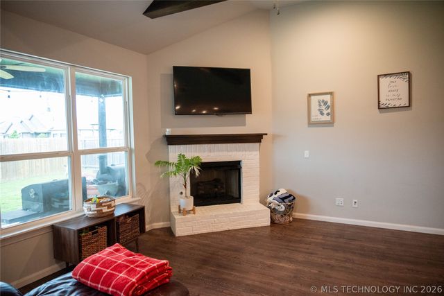 10102 S 230th East Avenue, Broken Arrow, OK 74014