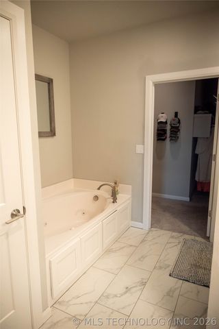10102 S 230th East Avenue, Broken Arrow, OK 74014