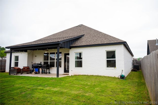 10102 S 230th East Avenue, Broken Arrow, OK 74014