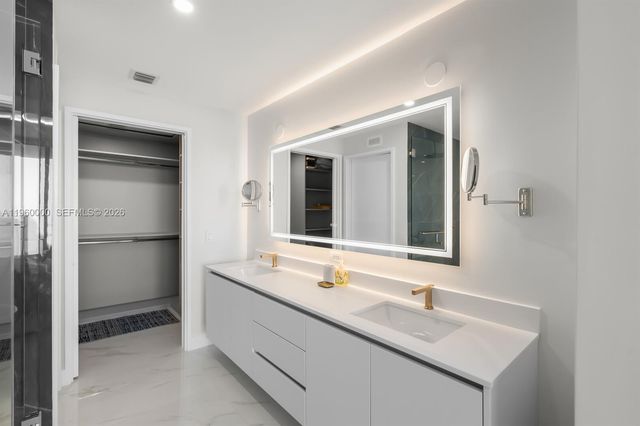 700 NE 24TH ST 3904, Miami, FL 33137