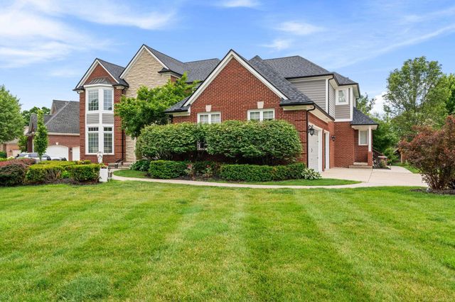 2250 Hawthorne Drive, Utica, MI 48316