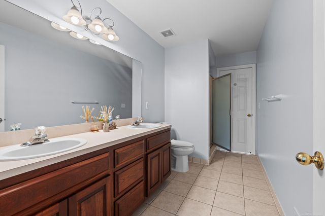2250 Hawthorne Drive, Utica, MI 48316
