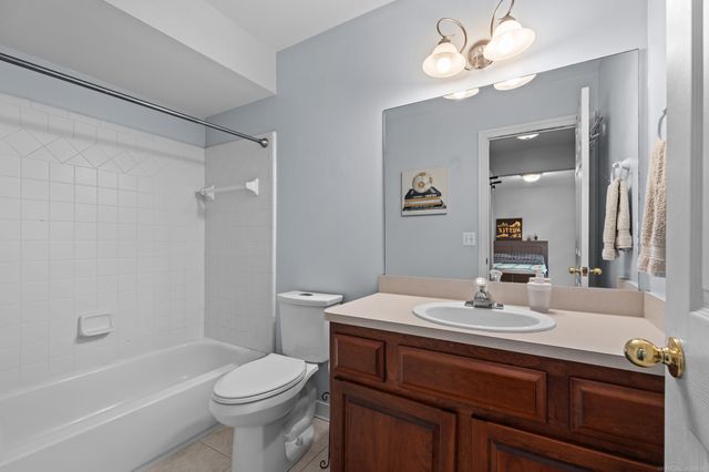 2250 Hawthorne Drive, Utica, MI 48316